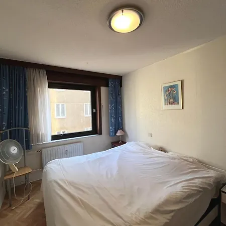 Апартаменты Cozy 3 Bedroom Close To The T111 *