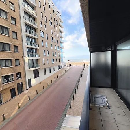 Cozy 3 Bedroom Close To The T111 Апартаменты *